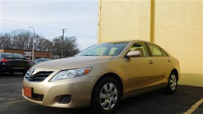 2010 Toyota Camry LE   - Photo 1 - Elgin, IL 60120