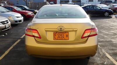 2010 Toyota Camry LE   - Photo 6 - Elgin, IL 60120