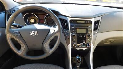 2013 Hyundai SONATA GLS   - Photo 10 - Elgin, IL 60120