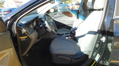 2013 Hyundai SONATA GLS   - Photo 8 - Elgin, IL 60120