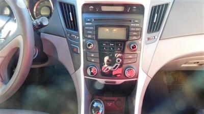 2013 Hyundai SONATA GLS   - Photo 15 - Elgin, IL 60120