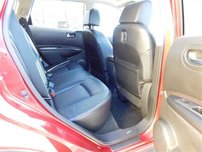 2012 Nissan Rogue SV w/SL Package   - Photo 15 - Elgin, IL 60120