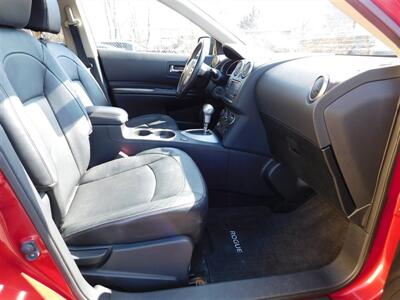 2012 Nissan Rogue SV w/SL Package   - Photo 16 - Elgin, IL 60120