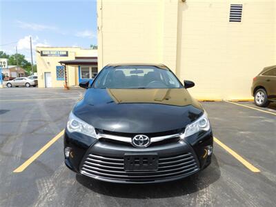 2017 Toyota Camry LE   - Photo 2 - Elgin, IL 60120