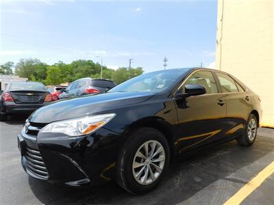 2017 Toyota Camry LE   - Photo 1 - Elgin, IL 60120