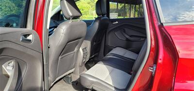 2019 Ford Escape SE   - Photo 9 - Elgin, IL 60120