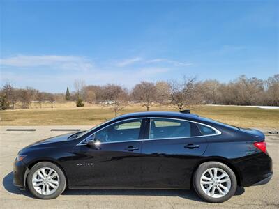 2017 Chevrolet Malibu LT   - Photo 8 - Elgin, IL 60120