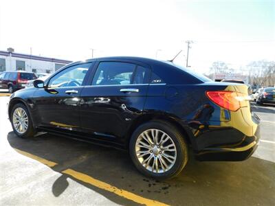 2012 Chrysler 200 Limited   - Photo 7 - Elgin, IL 60120