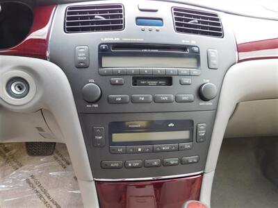 2002 Lexus ES 300   - Photo 12 - Elgin, IL 60120