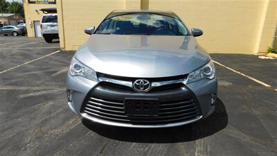 2015 Toyota Camry LE   - Photo 2 - Elgin, IL 60120