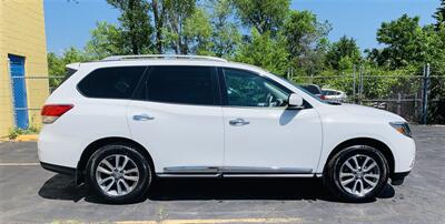 2013 Nissan Pathfinder SV   - Photo 5 - Elgin, IL 60120