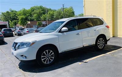 2013 Nissan Pathfinder SV   - Photo 1 - Elgin, IL 60120