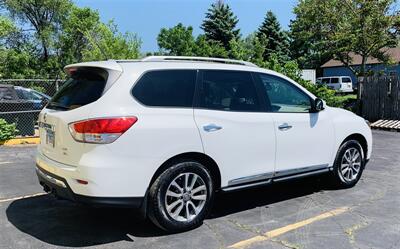 2013 Nissan Pathfinder SV   - Photo 4 - Elgin, IL 60120