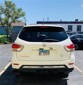 2013 Nissan Pathfinder SV   - Photo 3 - Elgin, IL 60120