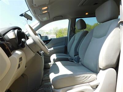 2014 Nissan Quest 3.5 SV   - Photo 9 - Elgin, IL 60120