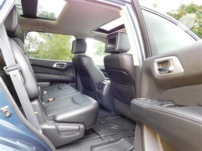 2014 Nissan Pathfinder Platinum   - Photo 14 - Elgin, IL 60120