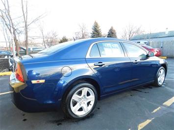 2011 Chevrolet Malibu LS   - Photo 5 - Elgin, IL 60120