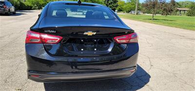 2020 Chevrolet Malibu LT   - Photo 6 - Elgin, IL 60120