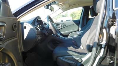 2015 Chrysler 200 Limited   - Photo 10 - Elgin, IL 60120