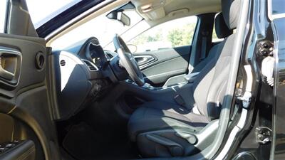 2015 Chrysler 200 Limited   - Photo 11 - Elgin, IL 60120