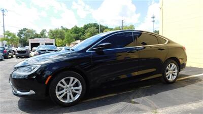 2015 Chrysler 200 Limited   - Photo 5 - Elgin, IL 60120