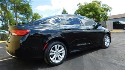 2015 Chrysler 200 Limited   - Photo 4 - Elgin, IL 60120