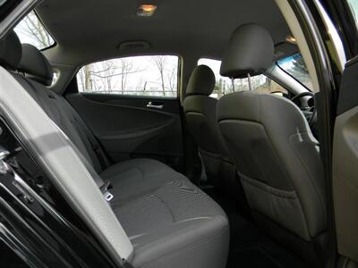 2013 Hyundai Sonata GLS   - Photo 15 - Elgin, IL 60120