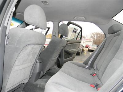 2005 Honda Accord LX   - Photo 12 - Elgin, IL 60120