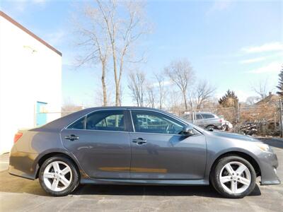 2014 Toyota Camry SE   - Photo 4 - Elgin, IL 60120