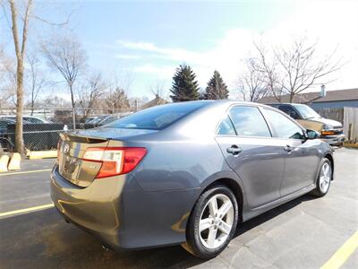 2014 Toyota Camry SE   - Photo 5 - Elgin, IL 60120