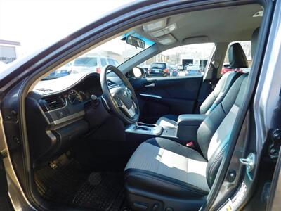 2014 Toyota Camry SE   - Photo 8 - Elgin, IL 60120