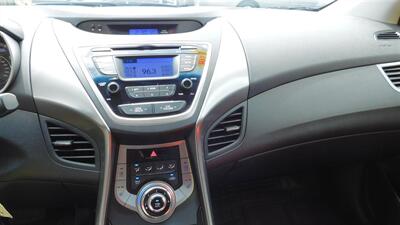 2013 Hyundai ELANTRA Limited   - Photo 17 - Elgin, IL 60120