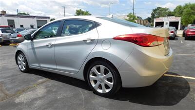 2013 Hyundai ELANTRA Limited   - Photo 8 - Elgin, IL 60120