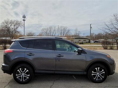 2016 Toyota RAV4 LE   - Photo 4 - Elgin, IL 60120