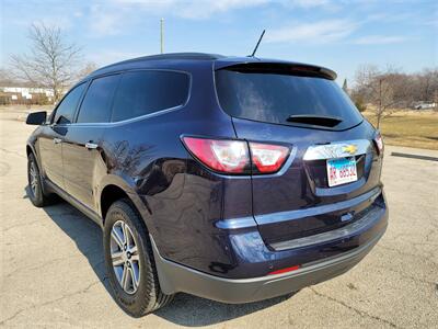 2015 Chevrolet Traverse LT   - Photo 7 - Elgin, IL 60120