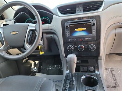 2015 Chevrolet Traverse LT   - Photo 16 - Elgin, IL 60120