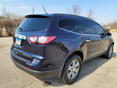 2015 Chevrolet Traverse LT   - Photo 5 - Elgin, IL 60120