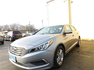 2017 Hyundai Sonata   - Photo 1 - Elgin, IL 60120