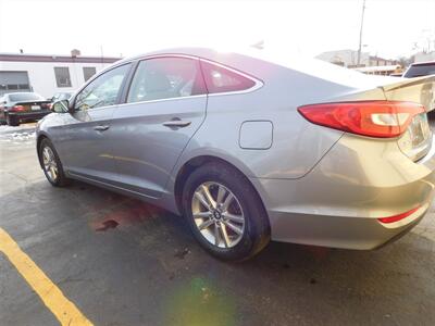 2017 Hyundai Sonata   - Photo 7 - Elgin, IL 60120