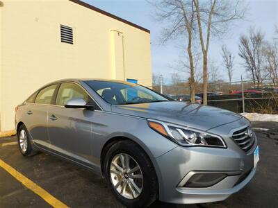 2017 Hyundai Sonata   - Photo 3 - Elgin, IL 60120