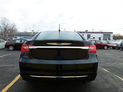 2013 Chrysler 200 Touring   - Photo 6 - Elgin, IL 60120