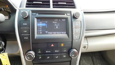 2015 Toyota Camry LE   - Photo 16 - Elgin, IL 60120