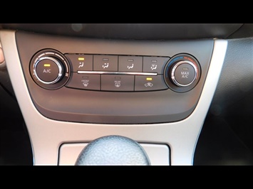 2015 Nissan Sentra SV   - Photo 19 - Elgin, IL 60120