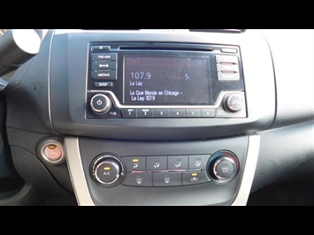 2015 Nissan Sentra SV   - Photo 17 - Elgin, IL 60120