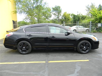 2012 Nissan Altima 2.5 S   - Photo 4 - Elgin, IL 60120