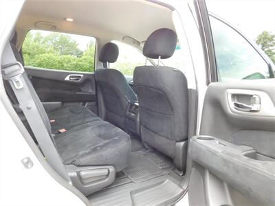 2015 Nissan Pathfinder S V6   - Photo 12 - Elgin, IL 60120