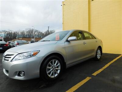 2010 Toyota Camry XLE   - Photo 1 - Elgin, IL 60120