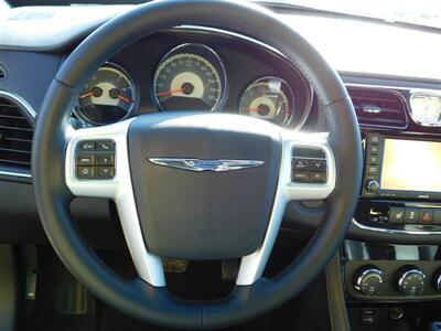 2012 Chrysler 200 Limited   - Photo 14 - Elgin, IL 60120