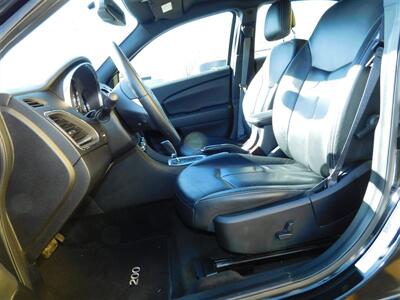 2012 Chrysler 200 Limited   - Photo 9 - Elgin, IL 60120