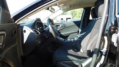 2015 Chrysler 200 Limited   - Photo 9 - Elgin, IL 60120